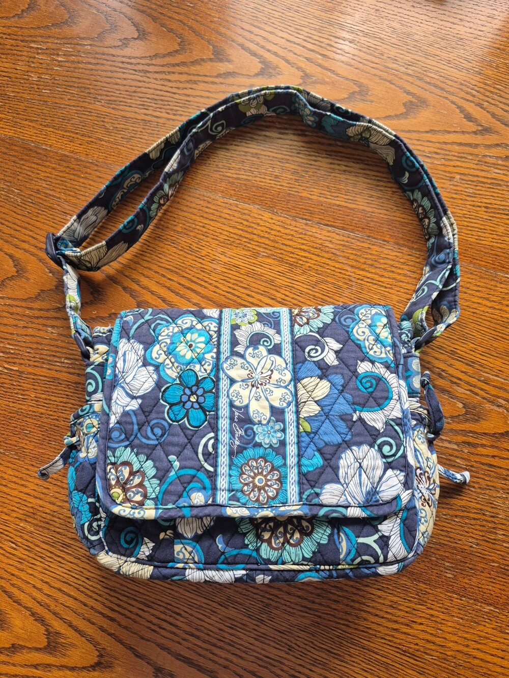 Vera Bradley Mod Floral Blue Lindsay Crossbody Sling Bag